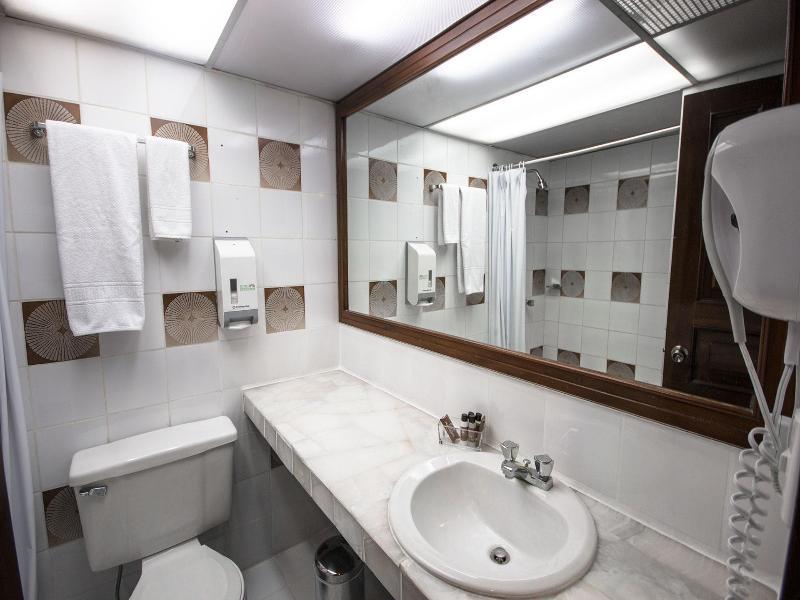 Hotel Presidente กูเอ็งกา ภายนอก รูปภาพ
