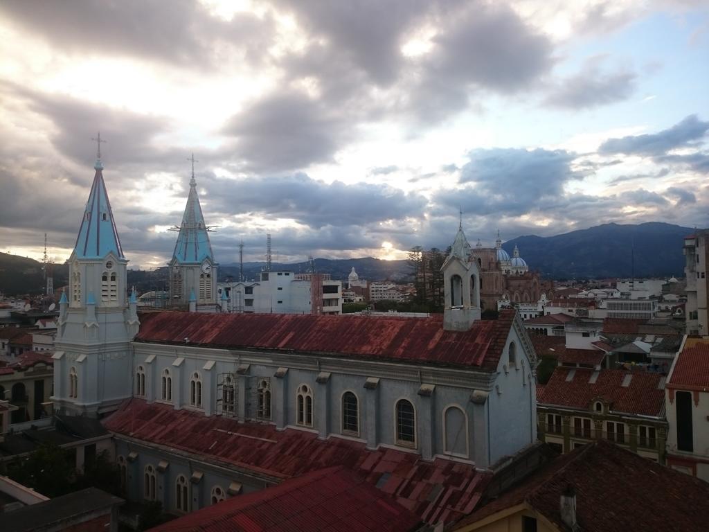 Hotel Presidente กูเอ็งกา ภายนอก รูปภาพ